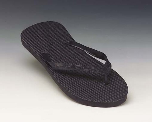 bulk flip flops black